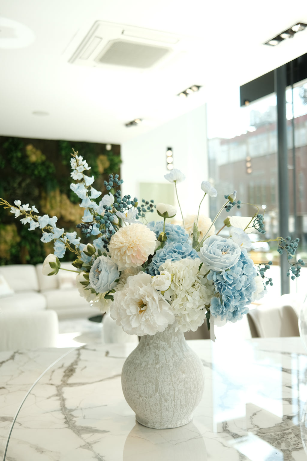 BLUE FLORA